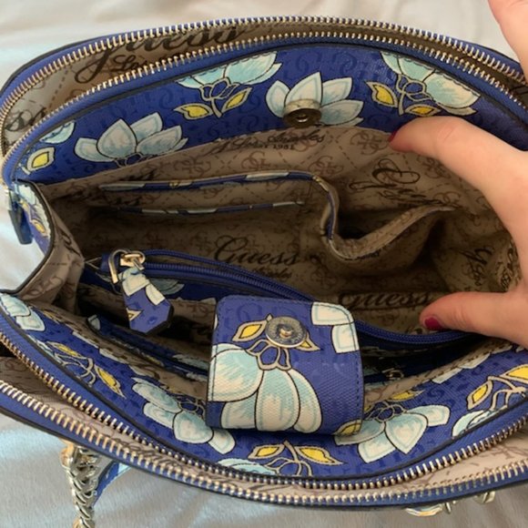 GUESS Purse - Picture 11 of 11